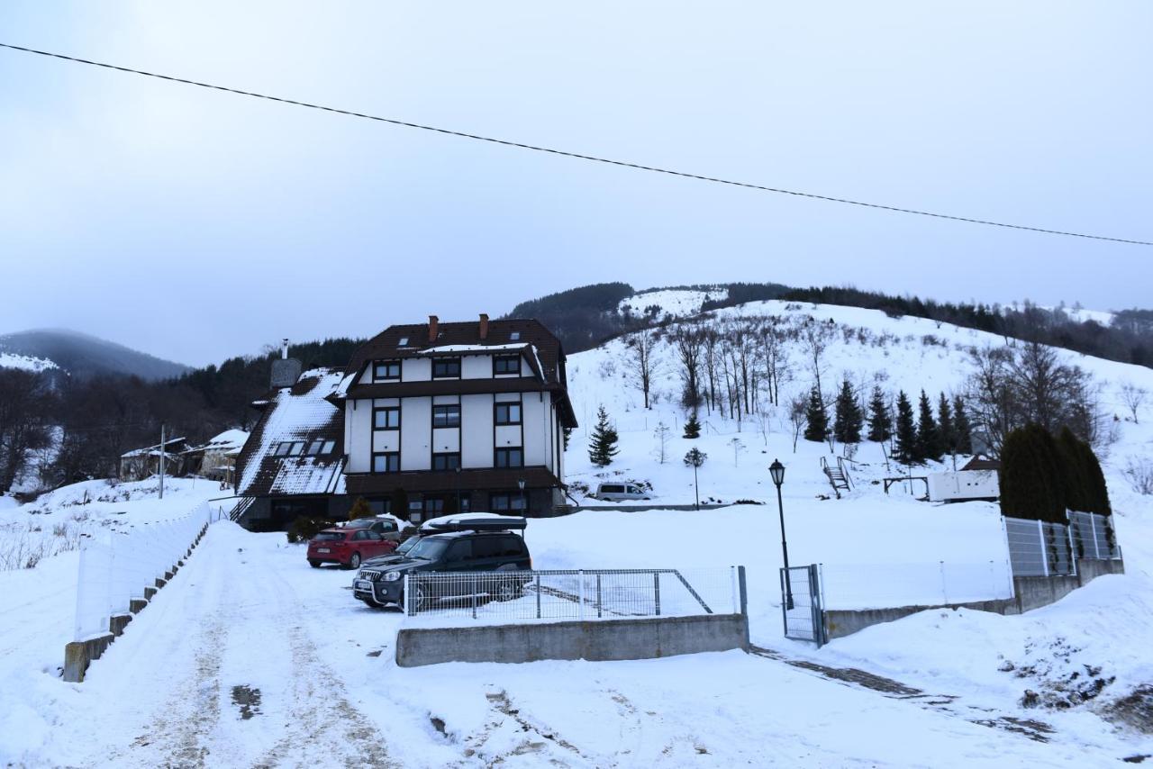 Villa Mramor Brzece Bagian luar foto